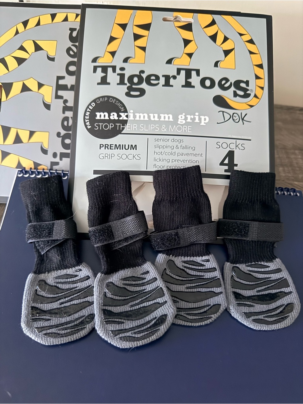 Dogs Tiger Toes Black Grip Socks - 4 Pack Size Small